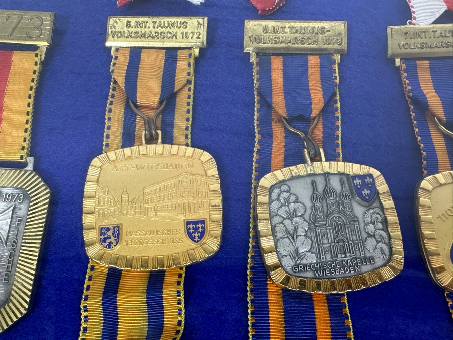 Vintage 1970s German Volksmarch Volkswanderung Medals Nicely Displayed In A Shadowbox Frame 21 X 17 [Photo 13]