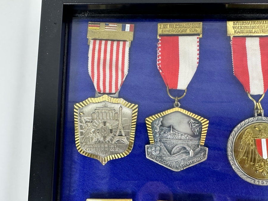 Vintage 1970s German Volksmarch Volkswanderung Medals Nicely Displayed In A Shadowbox Frame 21 X 17 [Photo 4]