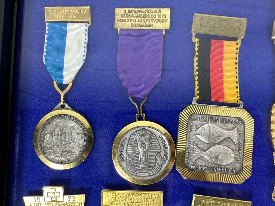 Vintage 1970s German Volksmarch Volkswanderung Medals Nicely Displayed In A Shadowbox Frame 21 X 17 [Photo 5]