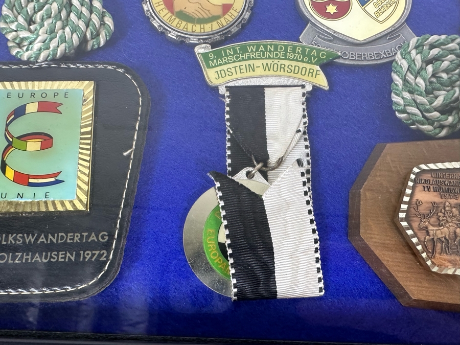 Vintage 1970s German Volksmarch Volkswanderung Medals Nicely Displayed In A Shadowbox Frame 21 X 17 [Photo 17]