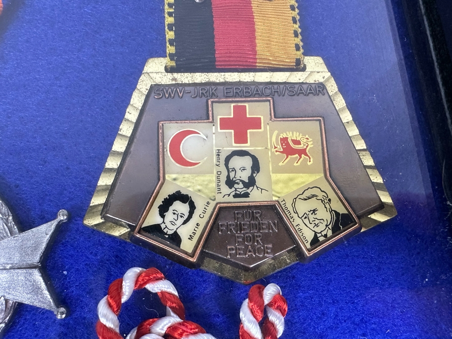 Vintage 1970s German Volksmarch Volkswanderung Medals Nicely Displayed In A Shadowbox Frame 21 X 17 [Photo 13]