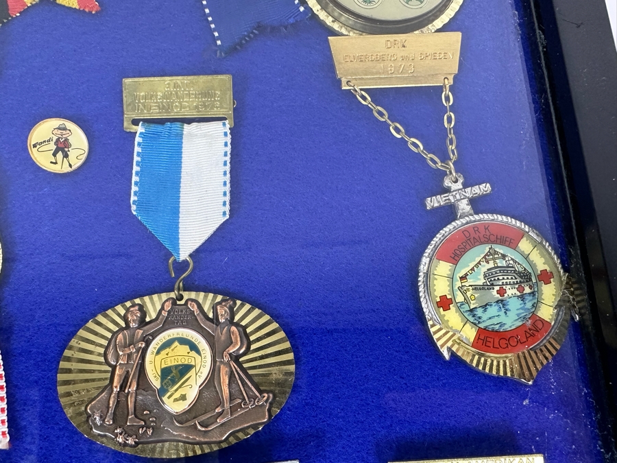 Vintage 1970s German Volksmarch Volkswanderung Medals Nicely Displayed In A Shadowbox Frame 21 X 17 [Photo 7]
