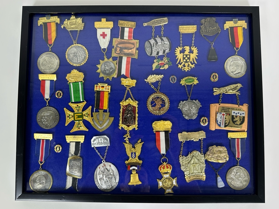 Vintage 1970s German Volksmarch Volkswanderung Medals Nicely Displayed In A Shadowbox Frame 21 X 17 [Photo 2]