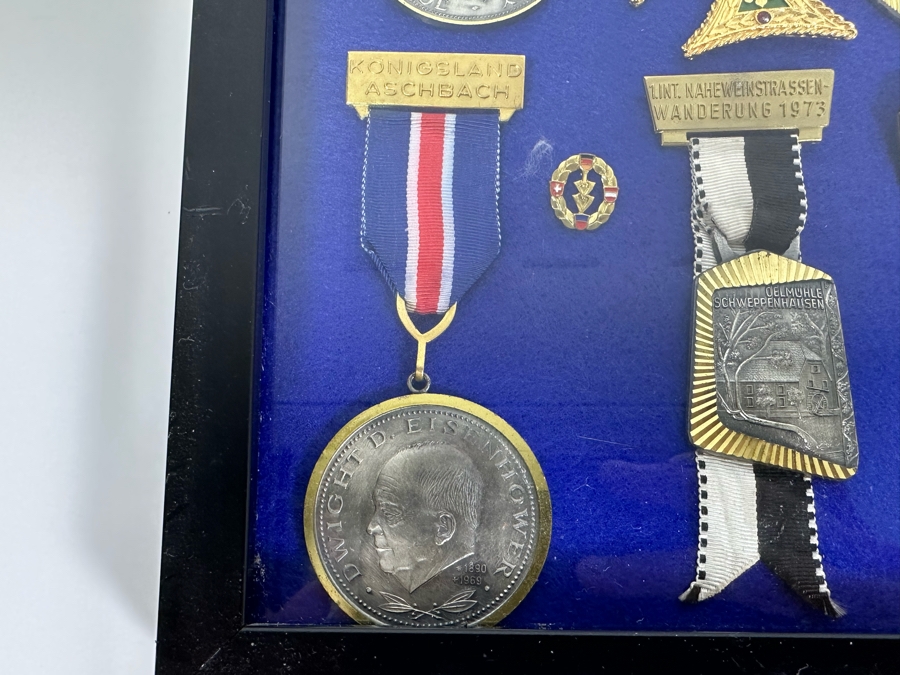 Vintage 1970s German Volksmarch Volkswanderung Medals Nicely Displayed In A Shadowbox Frame 21 X 17 [Photo 6]