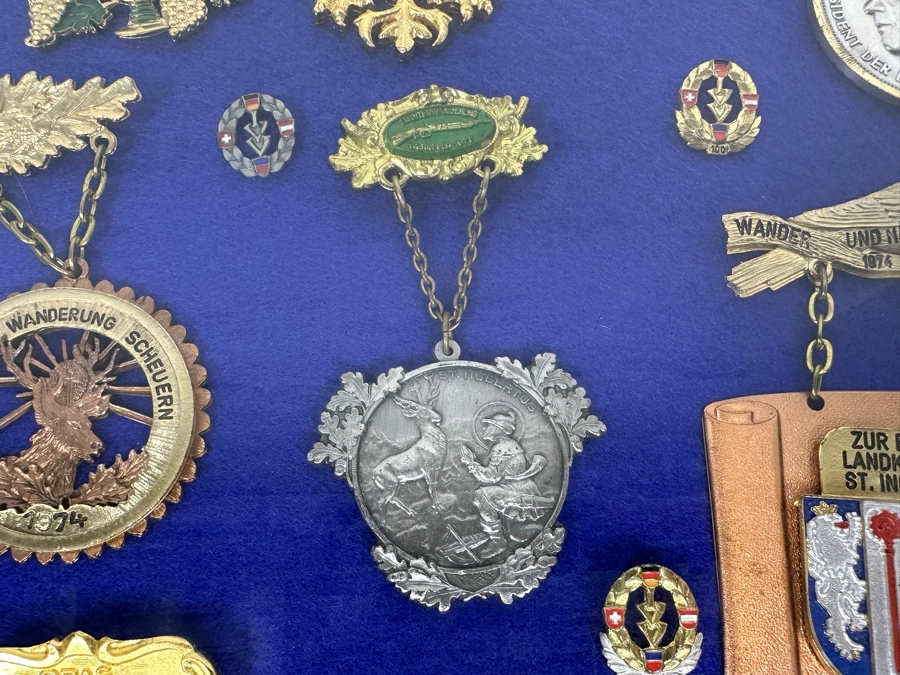 Vintage 1970s German Volksmarch Volkswanderung Medals Nicely Displayed In A Shadowbox Frame 21 X 17 [Photo 22]