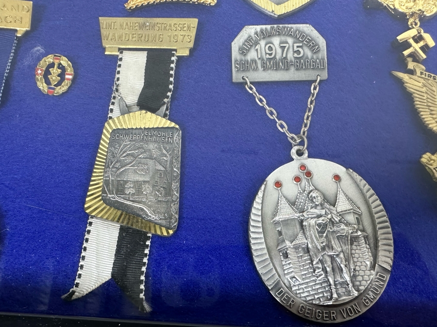 Vintage 1970s German Volksmarch Volkswanderung Medals Nicely Displayed In A Shadowbox Frame 21 X 17 [Photo 14]