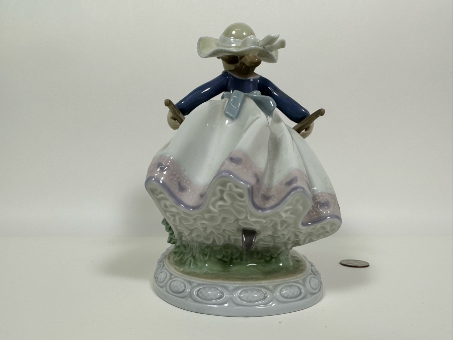 Lladro 'A Barrow of Fun' Porcelain Figurine 9.5W x 8.5H [Photo 10]