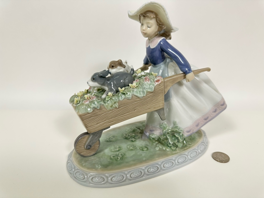 Lladro 'A Barrow of Fun' Porcelain Figurine 9.5W x 8.5H [Photo 2]