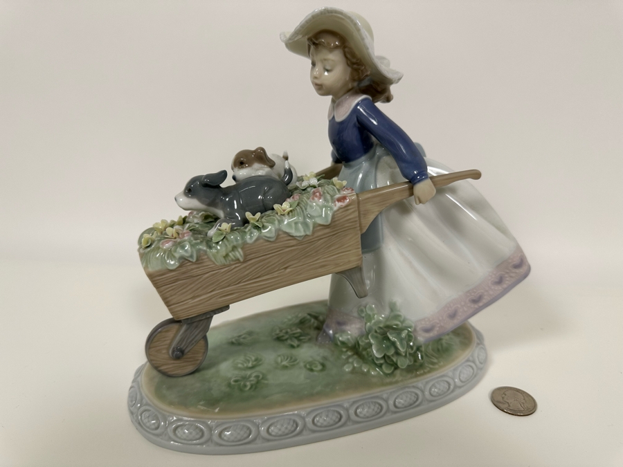 Lladro 'A Barrow of Fun' Porcelain Figurine 9.5W x 8.5H [Photo 7]