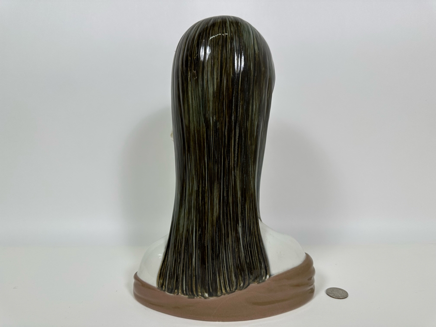 Lladro 'The Woman' Porcelain Figurine 12.5H [Photo 10]