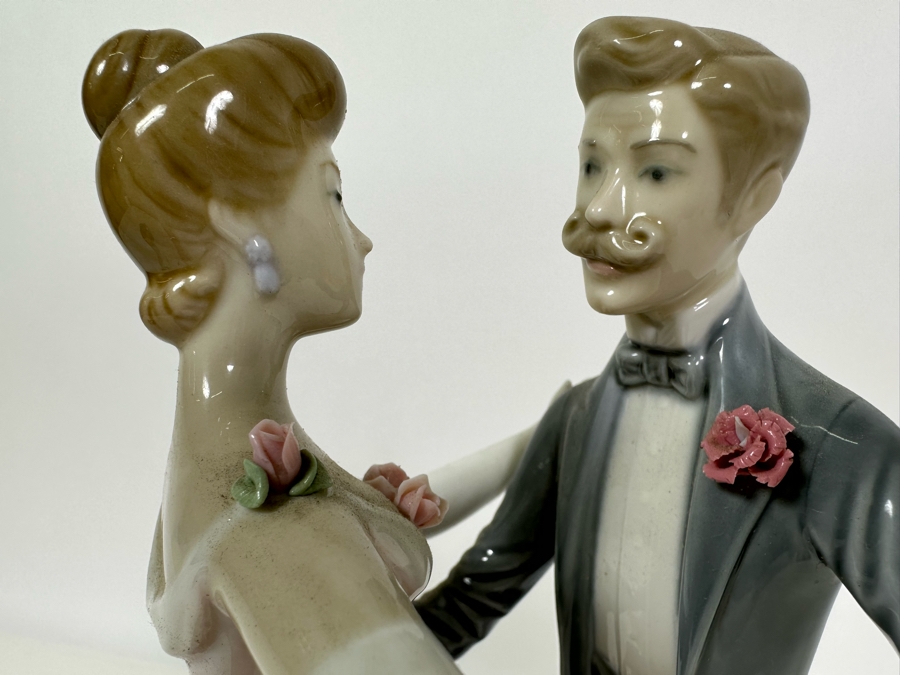 Lladro 'Anniversary Waltz' Dancing Couple Porcelain Figurine 12.5H [Photo 10]