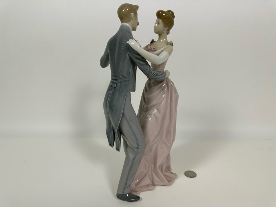 Lladro 'Anniversary Waltz' Dancing Couple Porcelain Figurine 12.5H [Photo 6]