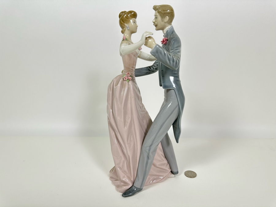 Lladro 'Anniversary Waltz' Dancing Couple Porcelain Figurine 12.5H [Photo 2]