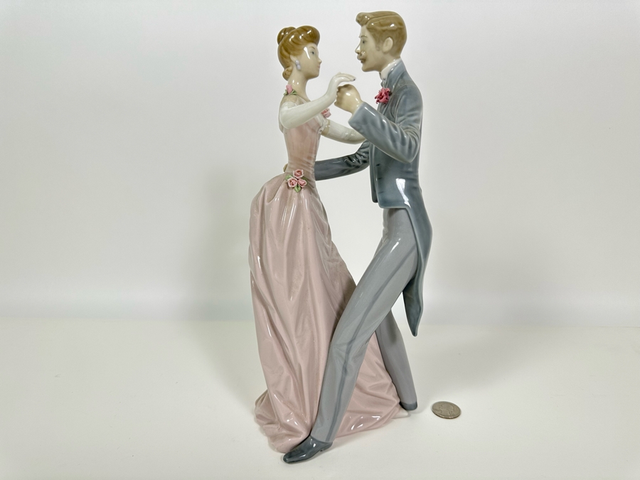 Lladro 'Anniversary Waltz' Dancing Couple Porcelain Figurine 12.5H [Photo 3]