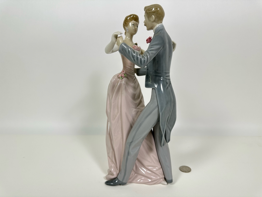 Lladro 'Anniversary Waltz' Dancing Couple Porcelain Figurine 12.5H [Photo 4]