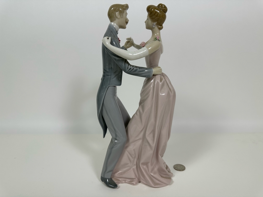 Lladro 'Anniversary Waltz' Dancing Couple Porcelain Figurine 12.5H [Photo 7]