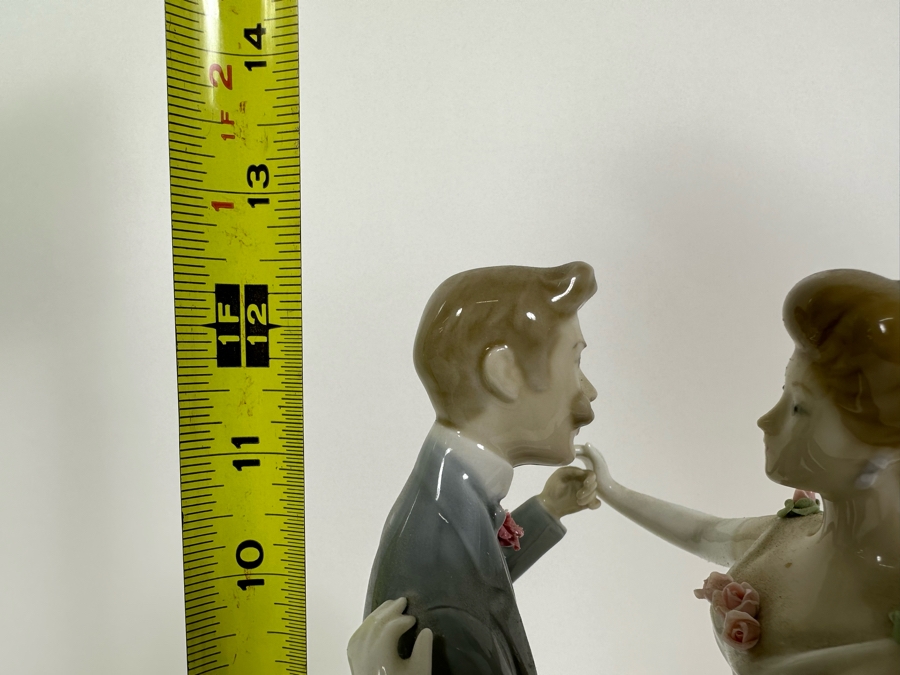 Lladro Waltz outlet Couple Dancing