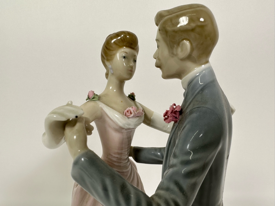 Lladro 'Anniversary Waltz' Dancing Couple Porcelain Figurine 12.5H [Photo 5]
