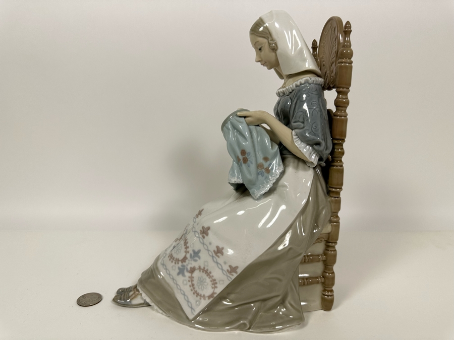 Lladro 'Embroiderer' Porcelain Figurine 8.5W x 11.5H [Photo 7]