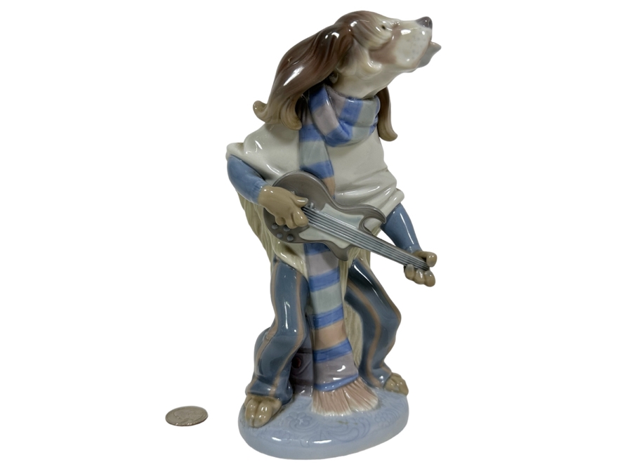 Lladro 'Dog Playing Guitar' Porcelain Figurine with Box 9H [Photo 1]