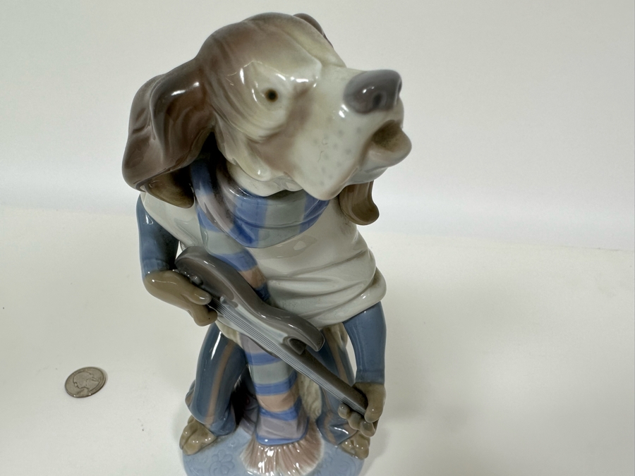 Lladro 'Dog Playing Guitar' Porcelain Figurine with Box 9H [Photo 8]