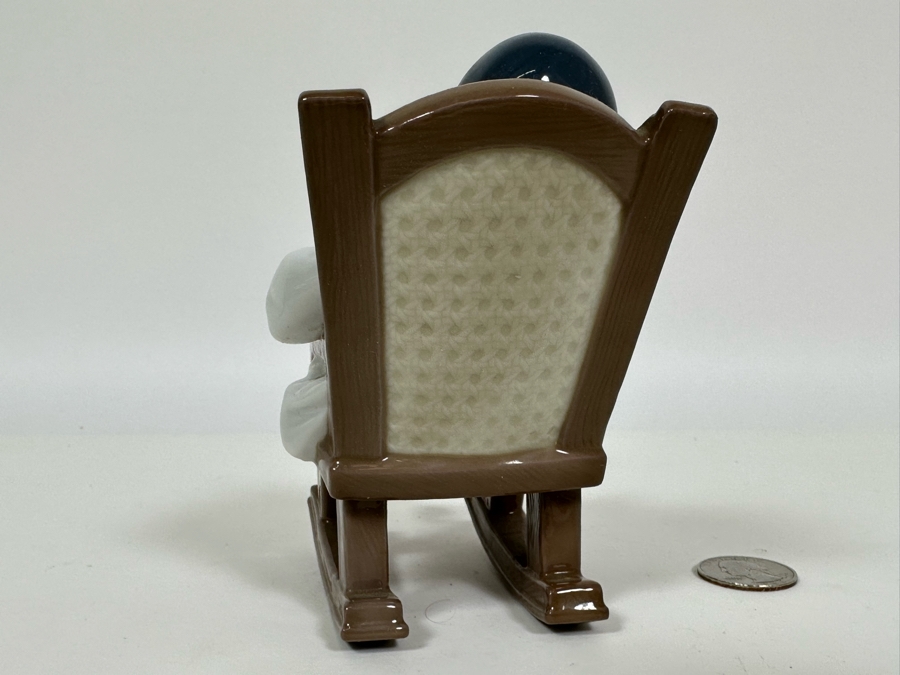 Lladro 'Naptime' Porcelain Figurine 4.5H [Photo 7]