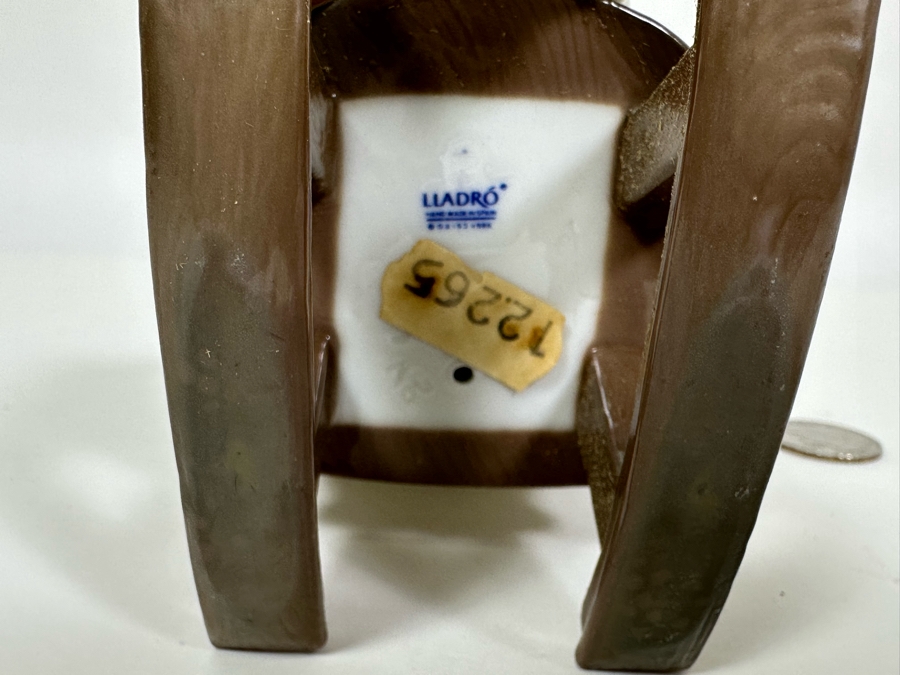 Lladro 'Naptime' Porcelain Figurine 4.5H [Photo 10]
