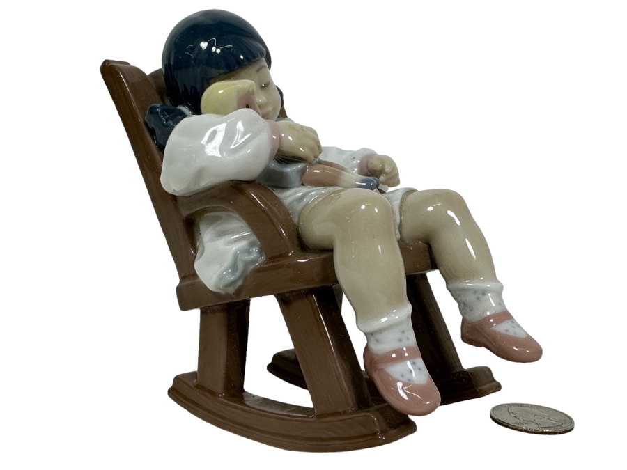 Lladro 'Naptime' Porcelain Figurine 4.5H [Photo 2]