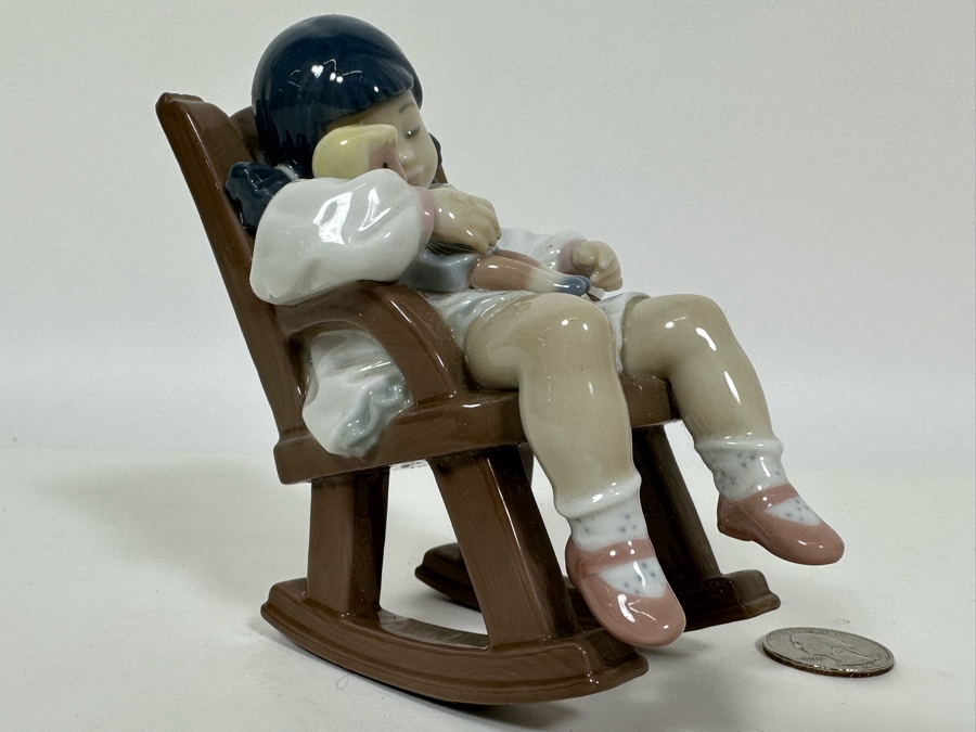 Lladro 'Naptime' Porcelain Figurine 4.5H [Photo 5]