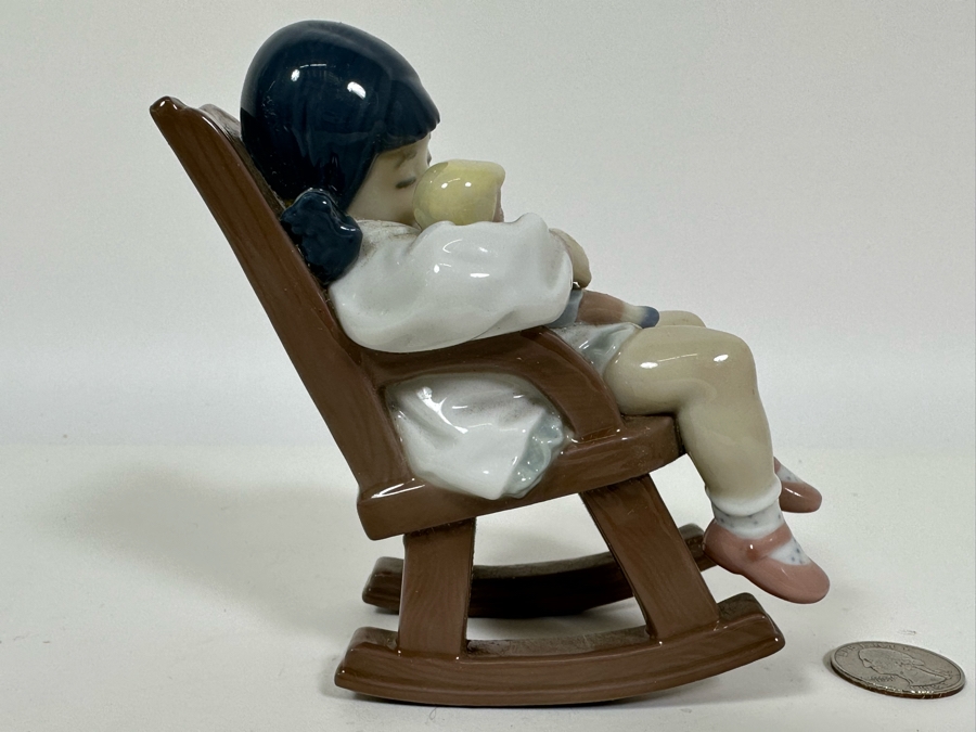 Lladro 'Naptime' Porcelain Figurine 4.5H [Photo 6]