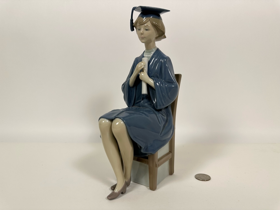 Lladro 'Girl Graduate' Porcelain Figurine with Box 10.5H [Photo 9]