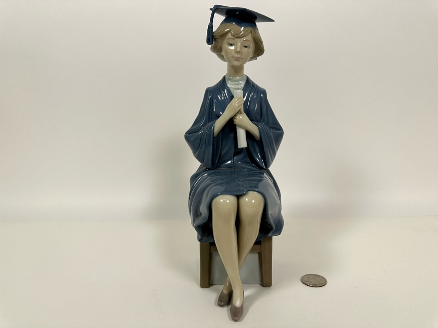 Lladro 'Girl Graduate' Porcelain Figurine with Box 10.5H [Photo 3]