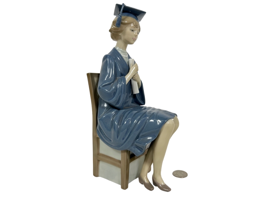 Lladro 'Girl Graduate' Porcelain Figurine with Box 10.5H [Photo 2]