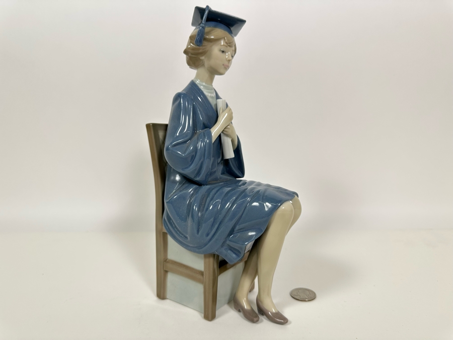 Lladro 'Girl Graduate' Porcelain Figurine with Box 10.5H [Photo 5]