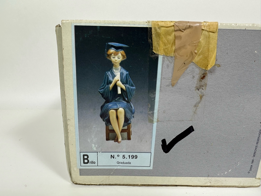 Lladro 'Girl Graduate' Porcelain Figurine with Box 10.5H [Photo 13]