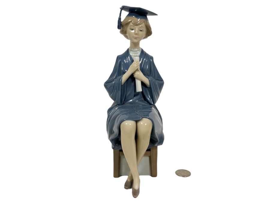 Lladro 'Girl Graduate' Porcelain Figurine with Box 10.5H [Photo 1]
