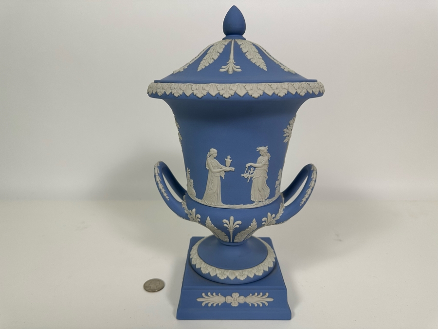 Vintage Wedgwood Blue Jasperware Campagna Lidded Urn Pedestal Vase with White Bas-Relief and Sacrificial Characters 12H [Photo 4]