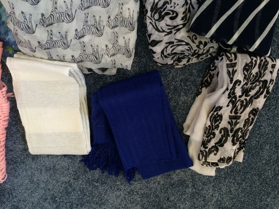 Scarf Lot [Photo 7]