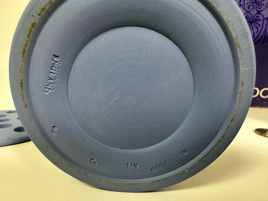 Vintage Wedgwood Jasperware Pale Blue Flower Vase and Grid with Boxes 5H [Photo 11]