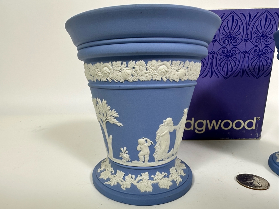 Vintage Wedgwood Jasperware Pale Blue Flower Vase and Grid with Boxes 5H [Photo 4]