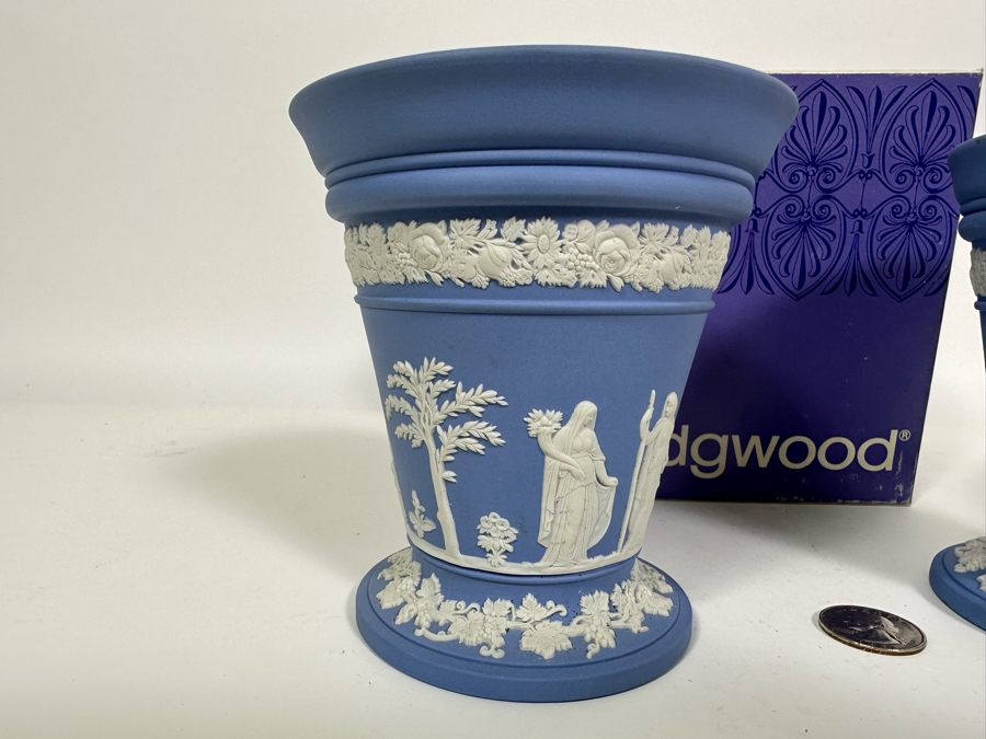 Vintage Wedgwood Jasperware Pale Blue Flower Vase and Grid with Boxes 5H [Photo 6]