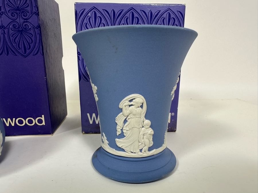 Lot of Vintage Wedgwood Jasperware Pale Blue Posy Pot Garden, Two Bud Vases and Arcadian Vase with Boxes 4.75 - 5.25H [Photo 12]