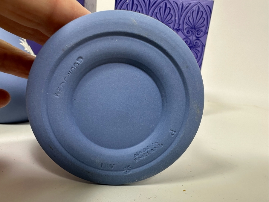 Lot of Vintage Wedgwood Jasperware Pale Blue Posy Pot Garden, Two Bud Vases and Arcadian Vase with Boxes 4.75 - 5.25H [Photo 16]