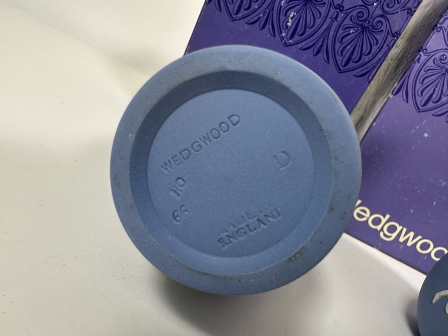 Lot of Vintage Wedgwood Jasperware Pale Blue Posy Pot Garden, Two Bud Vases and Arcadian Vase with Boxes 4.75 - 5.25H [Photo 21]