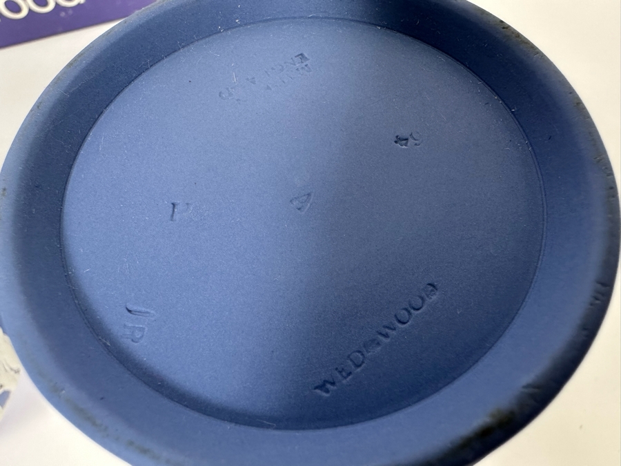 Lot of Vintage Wedgwood Jasperware Pale Blue Estruscan Jug with Box, Creamer Jug with Box, Creamer and Cameo Pitcher 6, 5.25, 3 and 4.25H [Photo 16]