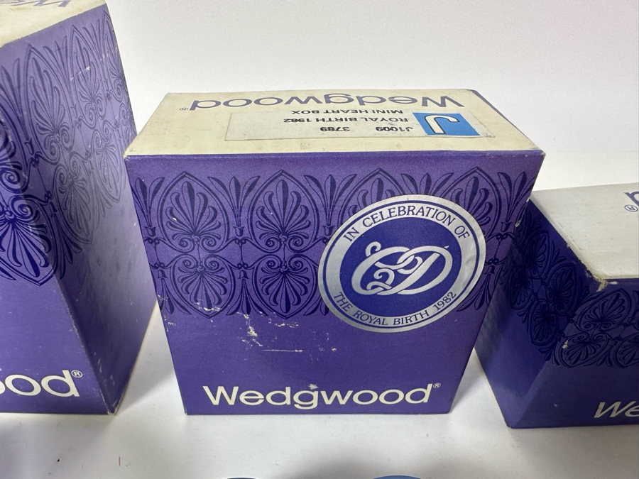 Lot of Vintage Wedgwood Jasperware Pale Blue Boxes including Oblong Candy Box, Mini Heart Box, Candy Box Bean, Candy Box Pentefoil From 2.75W to 4W [Photo 5]