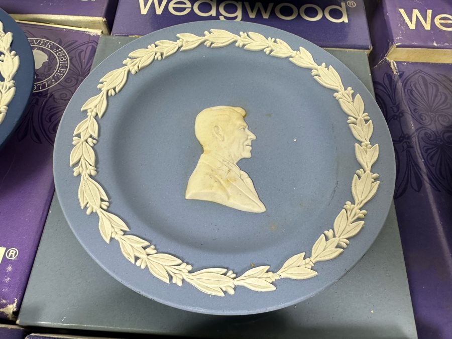 Lot of 15 Vintage Wedgwood Jasper and Jasperware Dishes. 4.5 - 5W [Photo 8]