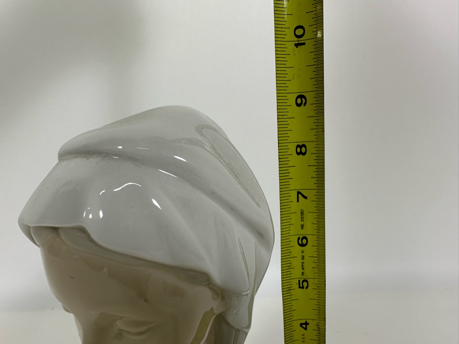 Lladro 'Madonna Bust' Porcelain Figurine 9H [Photo 7]