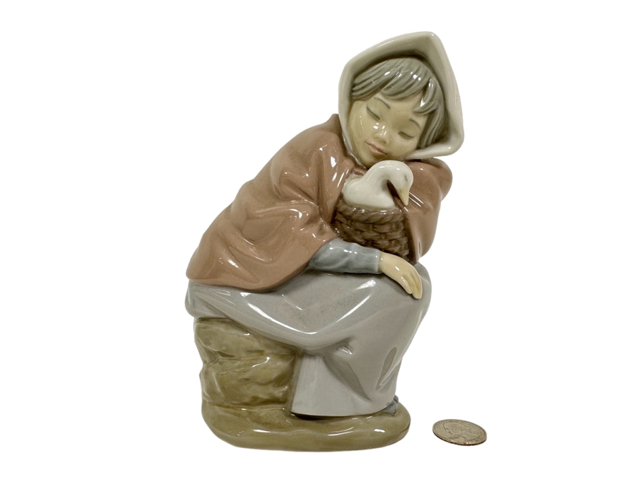 Nao by Lladro 'Girl with Duck' Porcelain Figurine 6.5H [Photo 1]