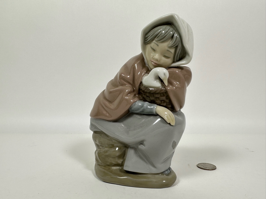 Nao by Lladro 'Girl with Duck' Porcelain Figurine 6.5H [Photo 6]